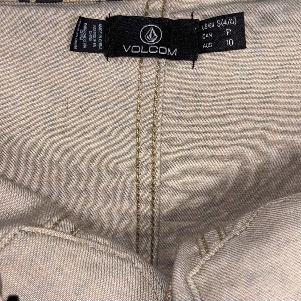 Volcom Liberator Leopard Print Button Front Rompe… - image 8